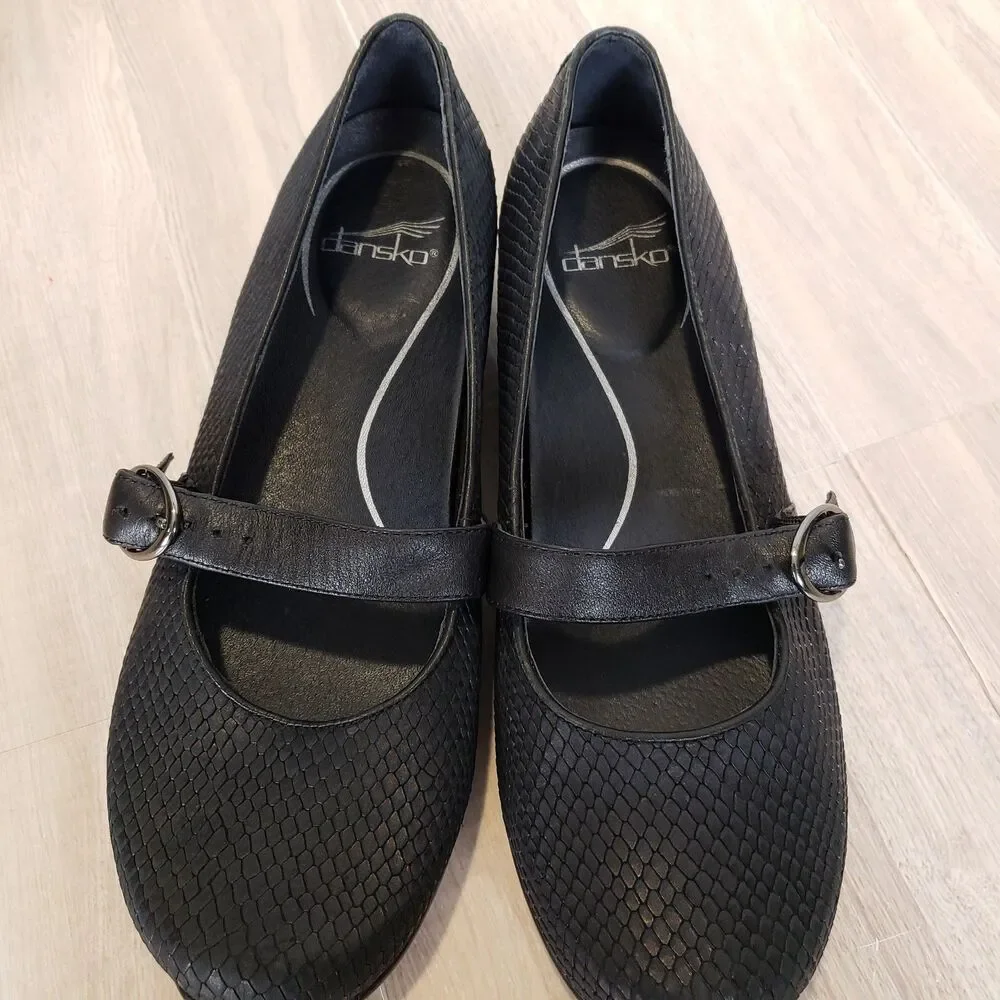 Dansko Orla Mary Jane Comfort Shoes Buckle Flats Black Snakeskin SZ 9